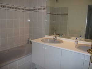 Location APPARTEMENT T3 - MARSEILLE 13007 - PROXIMITÉ PALAIS DU PHARO - TERRASSE, CLIMATISATION, BOX