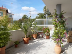 Location APPARTEMENT T2 - TOULON 83000 - RÉSIDENCE LES HAUT DU FARON - GRANDE TERRASSE SUD, CAVE