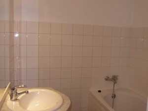 Location APPARTEMENT T3 - MARSEILLE 13007 - QUARTIER ST VICTOR   - BALCON, ASCENSEUR
