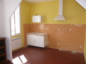 Location APPARTEMENT T2/3 - MARSEILLE 13007 - QUARTIER ST VICTOR   - Calme, lumineux ...
