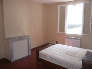 Location APPARTEMENT T2/3 - MARSEILLE 13007 - QUARTIER ST VICTOR   - Calme, lumineux ...