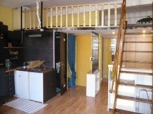 Location APPARTEMENT T1 - MARSEILLE 13006  - QUARTIER CONSERVATOIRE-COURS JULIEN - MEUBLÉ, ÉQUIPÉE,MEZZANINE, BIEN SITUÉ