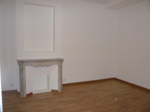 Location APPARTEMENT T2 - MARSEILLE 13007 - QUARTIER ST VICTOR   - CUISINE ÉQUIPÉE, CAVE