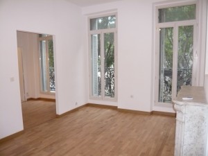 Location APPARTEMENT T2 - MARSEILLE 13007 - QUARTIER ST VICTOR   - CUISINE ÉQUIPÉE, CAVE