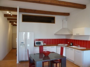 Location APPARTEMENT T2 - MARSEILLE 13007 - QUARTIER ST VICTOR   - CUISINE EQUIPÉE, MEUBLÉ