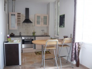 Location APPARTEMENT T1 - MARSEILLE 13007 - QUARTIER ST VICTOR   - MEUBLÉ, ÉQUIPÉ