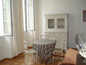 Location APPARTEMENT T2 - MARSEILLE 13007 - QUARTIER ST VICTOR   - MEUBLÉ, ÉQUIPÉ, LUMINEUX