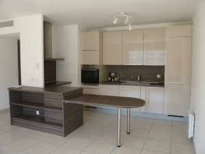 Location APPARTEMENT T4 - MARSEILLE 13013 - QUARTIER CROIX ROUGE - GARAGE, PARKING, CUISINE EQUIPEE, CLIMATISATION, TERRASSE