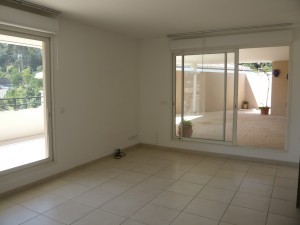 Location APPARTEMENT T4 - MARSEILLE 13013 - QUARTIER CROIX ROUGE - GARAGE, PARKING, CUISINE EQUIPEE, CLIMATISATION, TERRASSE