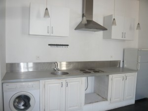Location APPARTEMENT T2 - MARSEILLE 13005 - RUE AUGUSTE BLANQUI - APPARTEMENT RÉNOVÉ