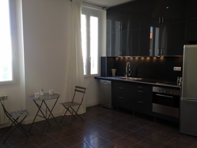 Location APPARTEMENT T2 -13007 - Quartier St Victor - Meublé, cuisine équipée, petit balcon ...