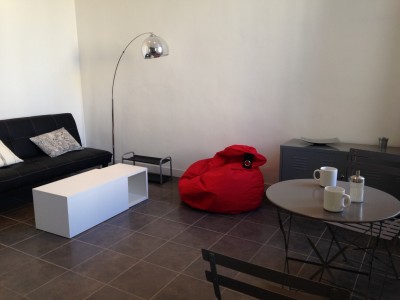 Location APPARTEMENT T2 -13007 - Quartier St Victor - Meublé, cuisine équipée, petit balcon ...