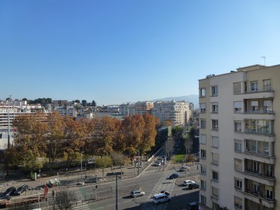 Location APPARTEMENT T3 - 13004 - Avenue Foch - Traversant, lumineux, balcons, ascenseur ...