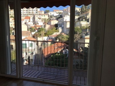 Location APPARTEMENT T3 - MARSEILLE 13007 - PROXIMITÉ VALLON DES AUFFES   - PARKING, BALCON, CUISINE AMÉNAGÉE 