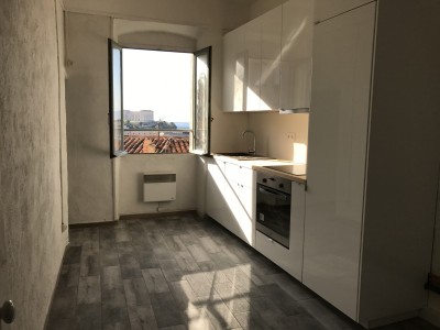 Location APPARTEMENT T1 - 13007 - Quartier St Victor - Belle vue, cuisine équipée ...