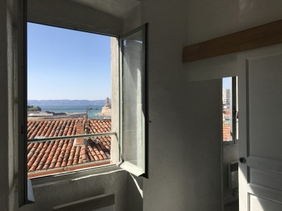Location APPARTEMENT T1 - 13007 - Quartier St Victor - Belle vue, cuisine équipée ...