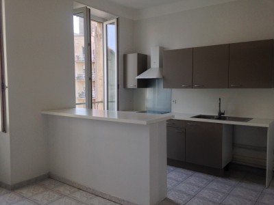 Location APPARTEMENT T2 Marseille 13007, Quartier Saint Victor,  Spacieux, vue dégagée, cave, dressing