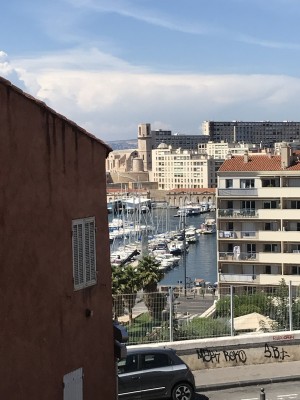 Location APPARTEMENT T4 - MARSEILLE 13007 - SAINT VICTOR 7E - BON ETAT