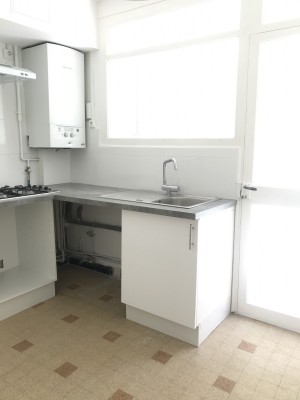 Location APPARTEMENT T4 - MARSEILLE 13007 - SAINT VICTOR 7E - BON ETAT