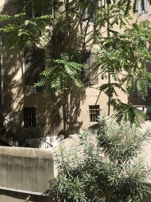 Location APPARTEMENT T4 - MARSEILLE 13007 - SAINT VICTOR 7E - BON ETAT