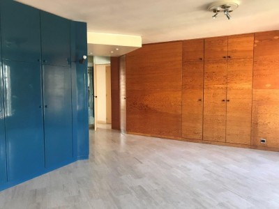 Location APPARTEMENT T5 ,13005 Marseille , Rue de Locarno (Hôpital de la Conception / Hôpital de la Timone)  , Traversant, grand séjour, cuisine avec loggia ...