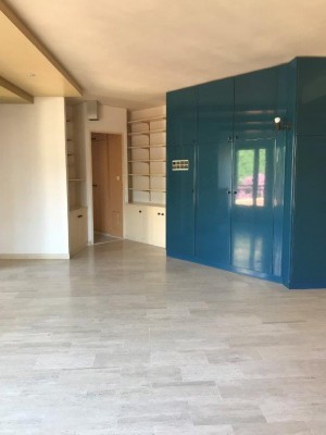 Location APPARTEMENT T5 ,13005 Marseille , Rue de Locarno (Hôpital de la Conception / Hôpital de la Timone)  , Traversant, grand séjour, cuisine avec loggia ...