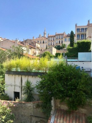 Location APPARTEMENT T4 ,13006 Marseille , traverse Gazzino , traversant, cuisine équipée, vue dégagée ...