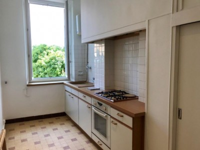 Location APPARTEMENT T4 ,13006 Marseille , traverse Gazzino , traversant, cuisine équipée, vue dégagée ...