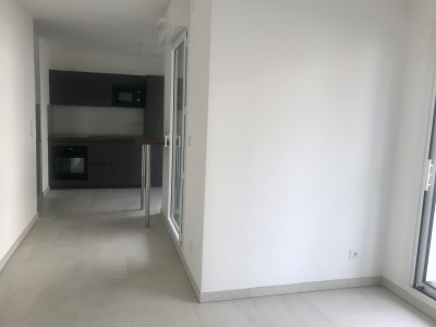 Location APPARTEMENT T2 , Marseille 13007 , Quartier St Victor , cuisine équipée, balcon, garage...