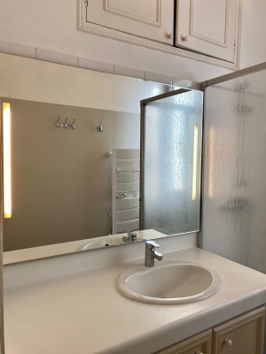 Location APPARTEMENT T3 - Marseille 13006 - Baille / Castellane - Cuisine équipée, tomettes, parquet, climatisation, double vitrage ...