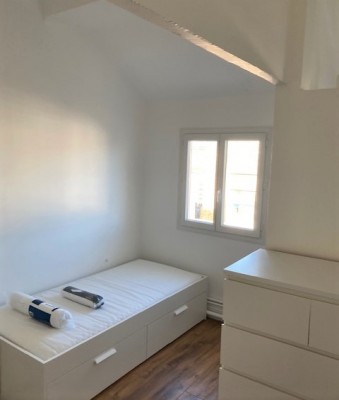 Location STUDIO T1 RUE FARGES 13008 - MARSEILLE 08 , Entre Paradis et Prado , Meublé