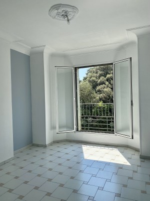 Location APPARTEMENT T3 Marseille 4ème , proximité Palais Longchamp , Boulevard Camille Flammarion, ascenseur, cuisine équipée, cave ...