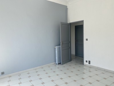 Location APPARTEMENT T3 Marseille 4ème , proximité Palais Longchamp , Boulevard Camille Flammarion, ascenseur, cuisine équipée, cave ...