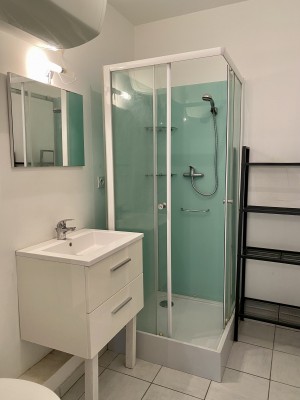 Location APPARTEMENT T2 - Marseille 13006 - Rue Tilsit - Meublé, cuisine entièrement équipée ...