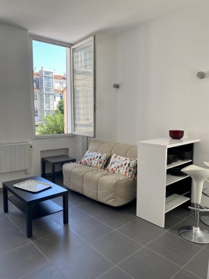 Location APPARTEMENT MEUBLÉ T1 - 13006 - Rue Auguste Blanqui - Meublé, cuisine équipée ...