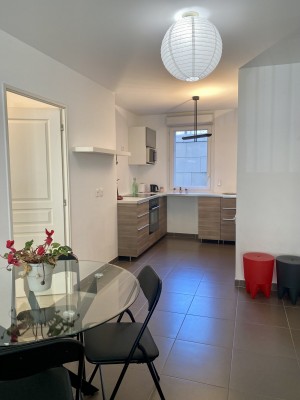 Location APPARTEMENT T3 13007 - MARSEILLE 07 , Quartier Saint Victor , Meublé, cuisine équipée,  