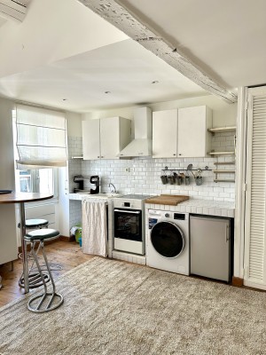 Location APPARTEMENT 13006 - MARSEILLE 06 , Meublé, cuisine équipée, terrasse,  