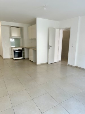 Location APPARTEMENT T2 13007 - MARSEILLE 07 , Quartier Saint Victor , Terrasse, garage ...