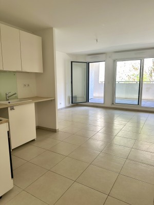 Location APPARTEMENT T2 13007 - MARSEILLE 07 , Quartier Saint Victor , Terrasse, garage ...
