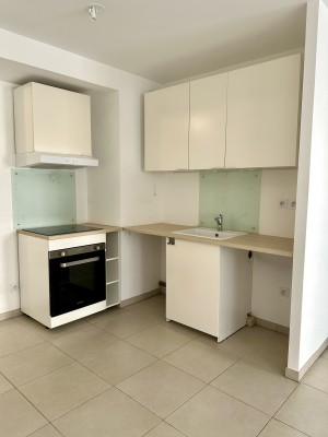 Location APPARTEMENT T2 13007 - MARSEILLE 07 , Quartier Saint Victor , Terrasse, garage ...