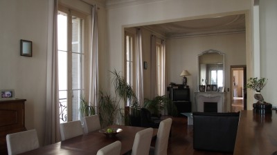 Vente Appartement T4 - MARSEILLE 13006 - CENTRE VILLE, PARADIS / ST JACQUES - CUISINE ÉQUIPÉE, PARQUET, HAUTS PLAFONDS, LUMINEUX ...