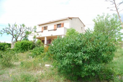 Vente Villa T5 - 13015 - Les Borels - Terrasses, jardin, garage, vue dégagée sur la mer, ...