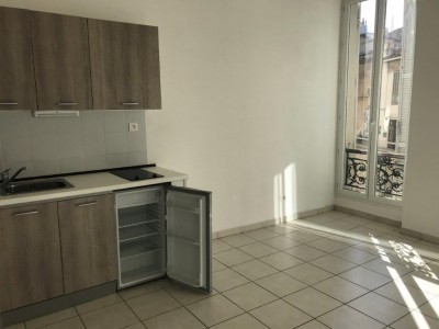 Vente Appartement T1 - Marseille13007 - Quartier St Victor - Bon état, cuisine équipée, double vitrage