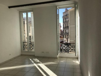 Vente Appartement T1 - Marseille13007 - Quartier St Victor - Bon état, cuisine équipée, double vitrage