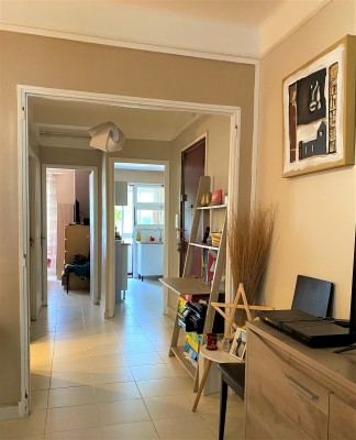 Vente Appartement T2 MARSEILLE 07 , quartier des Catalans  , RdC, traversant, cave, cuisine équipée ...