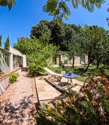 Vente Propriété T8 Les Accates 13011 Terrain plat, piscine, dépendances, garage ...