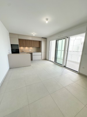 Vente Appartement T3  13006 Marseille , Vauban , neuf , cuisine équipée, climatisation, balcon, box ...