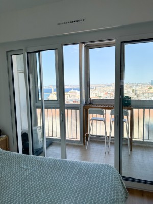 Vente Appartement T2 13007 - MARSEILLE 07 , Quartier Saint Victor , rénové, vue dégagée, cuisine équipée, balcon, climatisation...